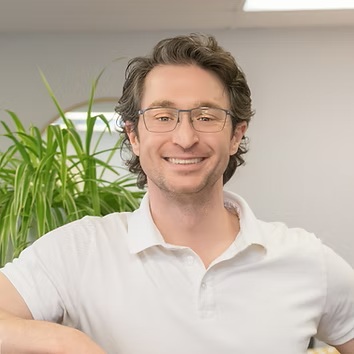 Doctor George Morris headshot